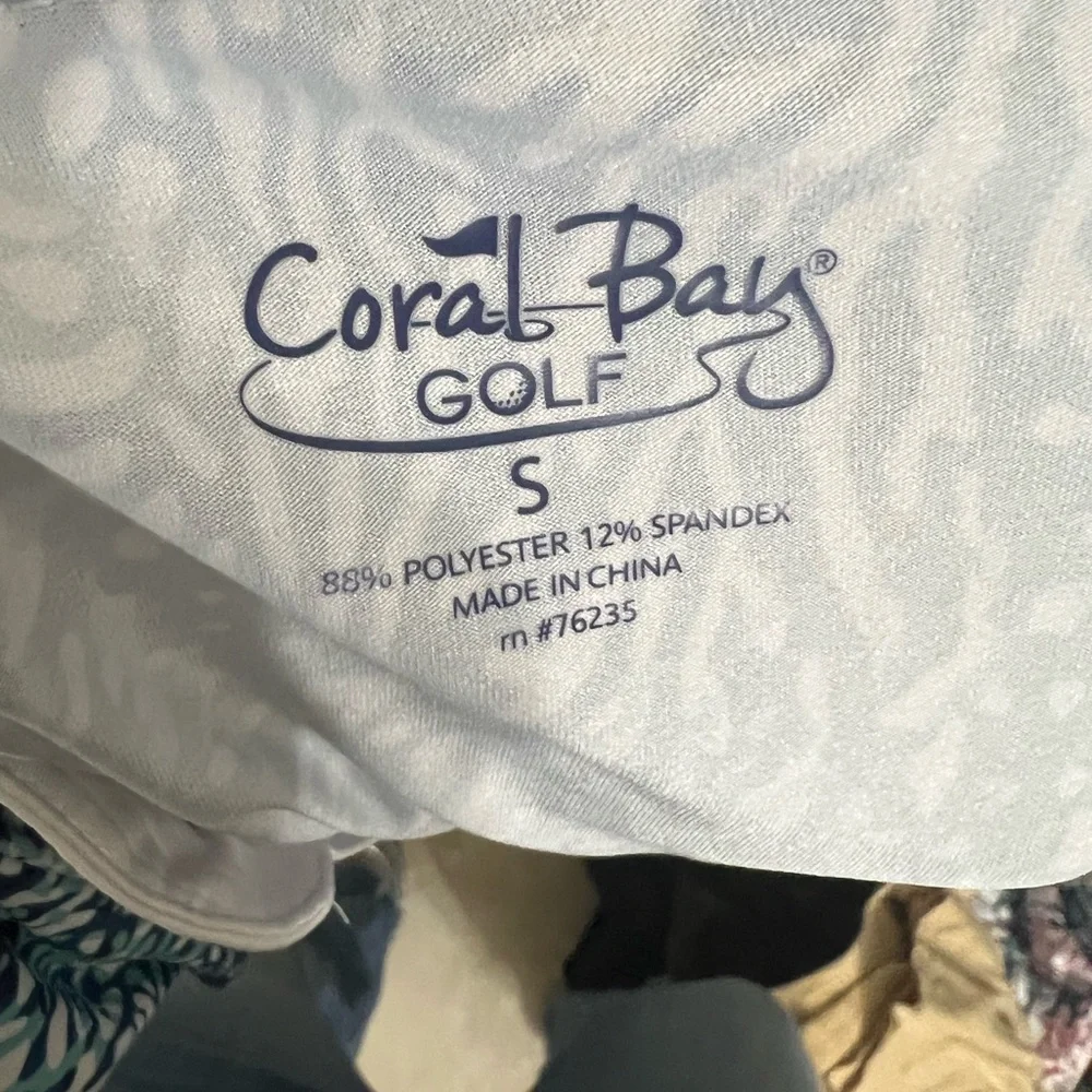 Coral Bay Golf Women's Sleeveless Blue Patterned Top - Picture 4 of 4